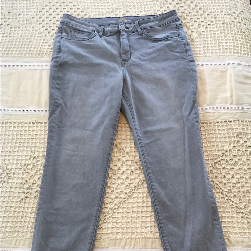 Tommy Bahama gray ankle jeans 31x28”